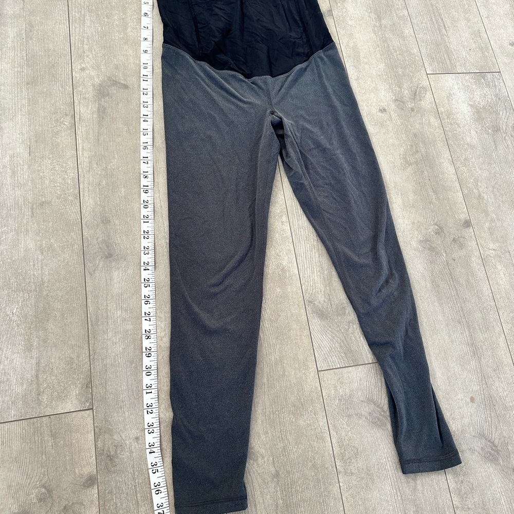 Isabel maternity athletic leggings 
Size xs - Picture 4 of 12